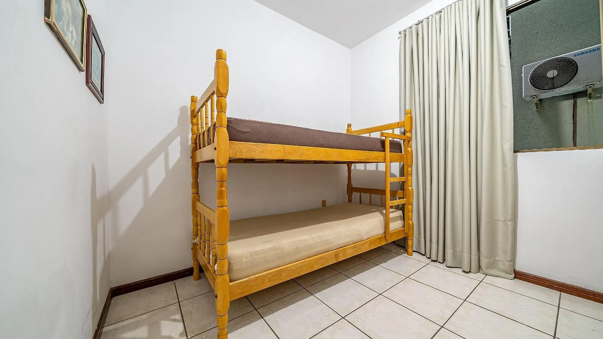 Apartment 131 - Apto 03 Dormitorios Na Principal De Bombas Bombinhas