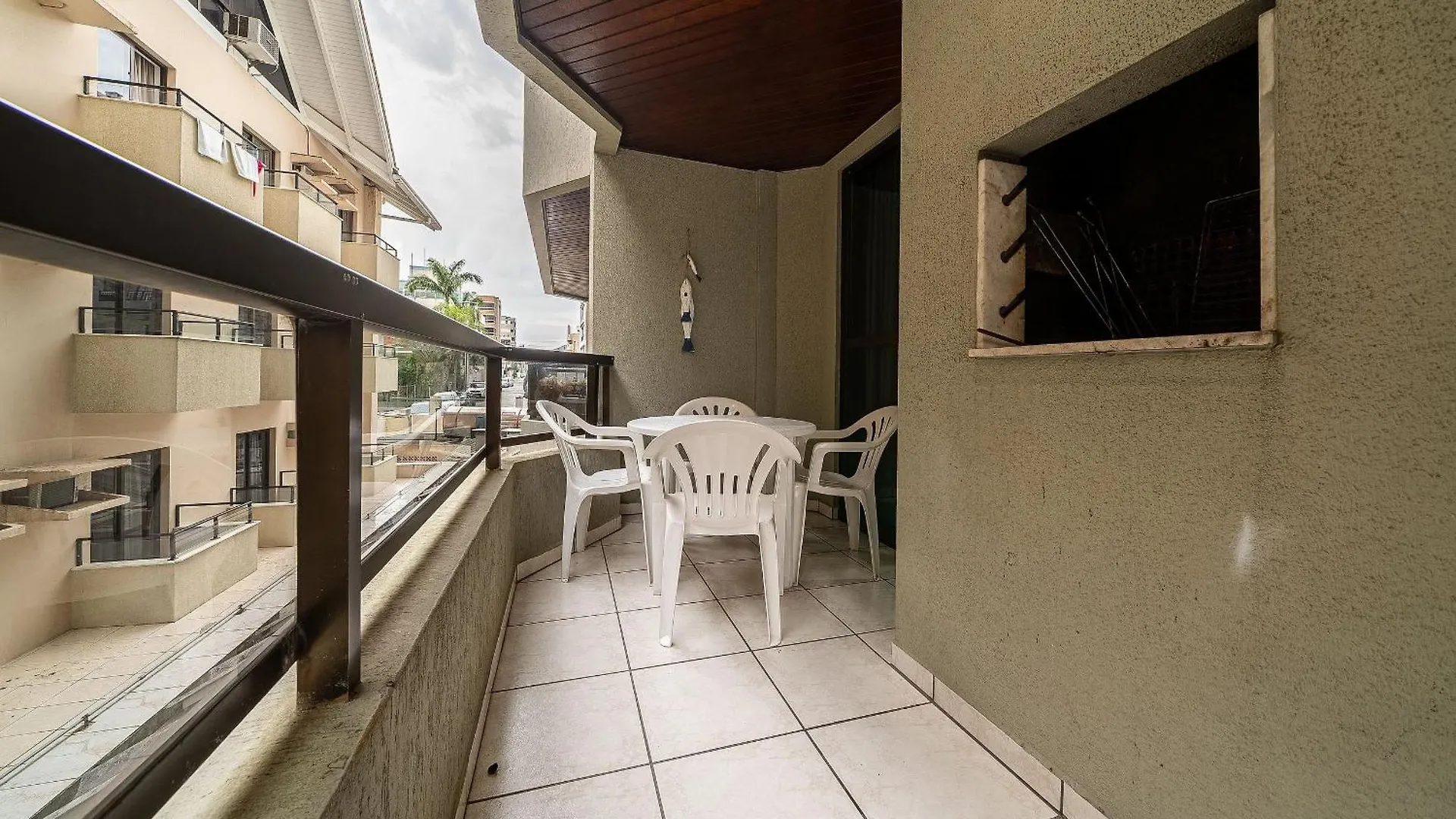 131 - Apto 03 Dormitorios Na Principal De Bombas Bombinhas Apartmán